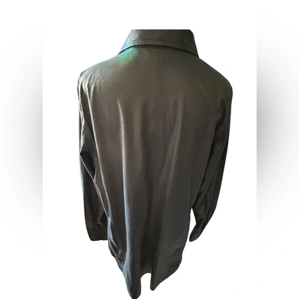 CHICOS size 2 (M)Teal Snakeskin Button Down Shirt - Brand New w/o tag - Picture 2 of 8